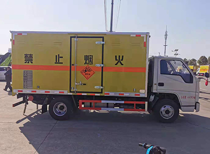 河东区街道爆破器材运输车工人安全操作规范与智能技术保障
